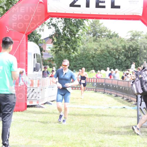 21.06.2026 - 29. Vierlanden-Triathlon Andreas Tolksdorf http://msf.ph/oto/9891106 21.06.2026 13:17:45 Ziel 253, 696, 744, 253, 696, 744 meine-sportfotos.de