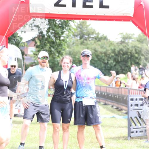 21.06.2026 - 29. Vierlanden-Triathlon Andreas Tolksdorf http://msf.ph/oto/9891133 21.06.2026 13:18:01 Ziel 50, 659, 50, 659 meine-sportfotos.de