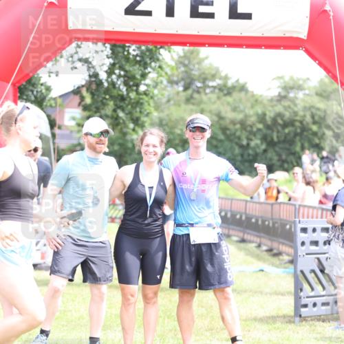 21.06.2026 - 29. Vierlanden-Triathlon Andreas Tolksdorf http://msf.ph/oto/9891134 21.06.2026 13:18:01 Ziel 50, 659, 50, 659 meine-sportfotos.de