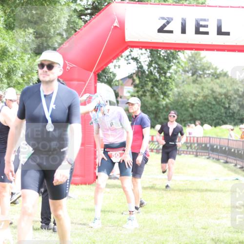 21.06.2026 - 29. Vierlanden-Triathlon Andreas Tolksdorf http://msf.ph/oto/9891138 21.06.2026 13:18:11 Ziel 659, 742, 659, 742 meine-sportfotos.de