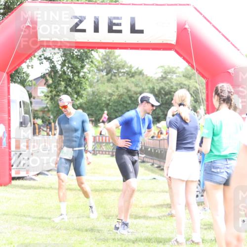 21.06.2026 - 29. Vierlanden-Triathlon Andreas Tolksdorf http://msf.ph/oto/9891159 21.06.2026 13:18:27 Ziel 715, 773, 798, 715, 773, 798 meine-sportfotos.de