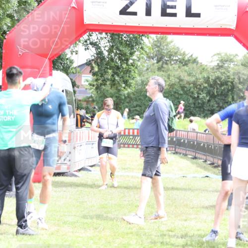 21.06.2026 - 29. Vierlanden-Triathlon Andreas Tolksdorf http://msf.ph/oto/9891163 21.06.2026 13:18:29 Ziel 715, 773, 715, 773 meine-sportfotos.de