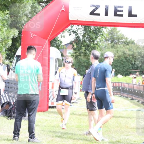 21.06.2026 - 29. Vierlanden-Triathlon Andreas Tolksdorf http://msf.ph/oto/9891168 21.06.2026 13:18:32 Ziel 715, 773, 715, 773 meine-sportfotos.de