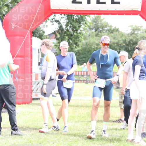 21.06.2026 - 29. Vierlanden-Triathlon Andreas Tolksdorf http://msf.ph/oto/9891176 21.06.2026 13:18:38 Ziel 773, 773 meine-sportfotos.de