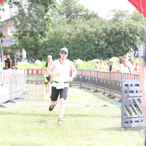 21.06.2026 - 29. Vierlanden-Triathlon Andreas Tolksdorf http://msf.ph/oto/9891180 21.06.2026 13:18:51 Ziel 179, 688, 179, 688 meine-sportfotos.de