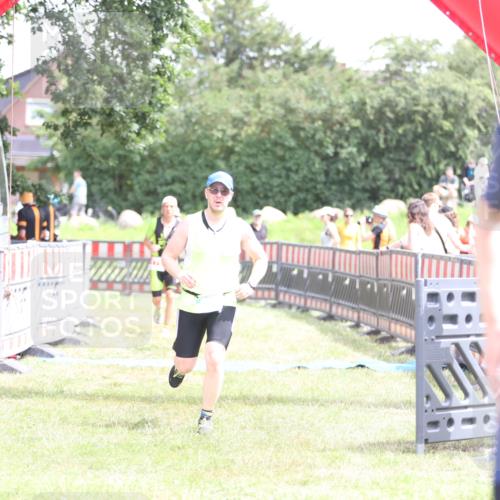 21.06.2026 - 29. Vierlanden-Triathlon Andreas Tolksdorf http://msf.ph/oto/9891181 21.06.2026 13:18:51 Ziel 179, 688, 179, 688 meine-sportfotos.de
