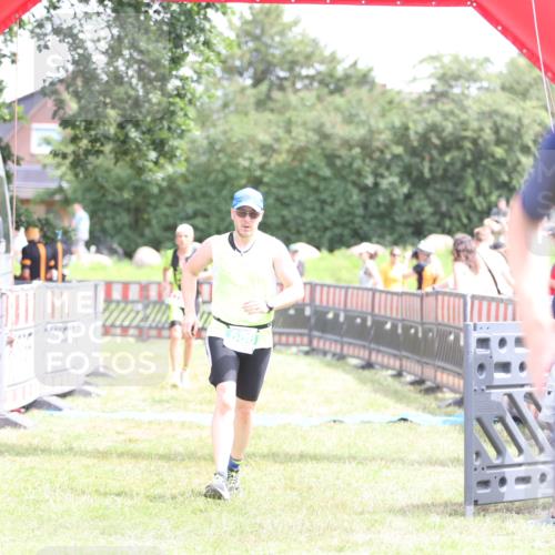 21.06.2026 - 29. Vierlanden-Triathlon Andreas Tolksdorf http://msf.ph/oto/9891185 21.06.2026 13:18:52 Ziel 179, 688, 179, 688 meine-sportfotos.de