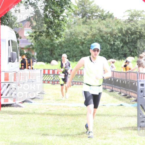 21.06.2026 - 29. Vierlanden-Triathlon Andreas Tolksdorf http://msf.ph/oto/9891192 21.06.2026 13:18:52 Ziel 179, 688, 179, 688 meine-sportfotos.de