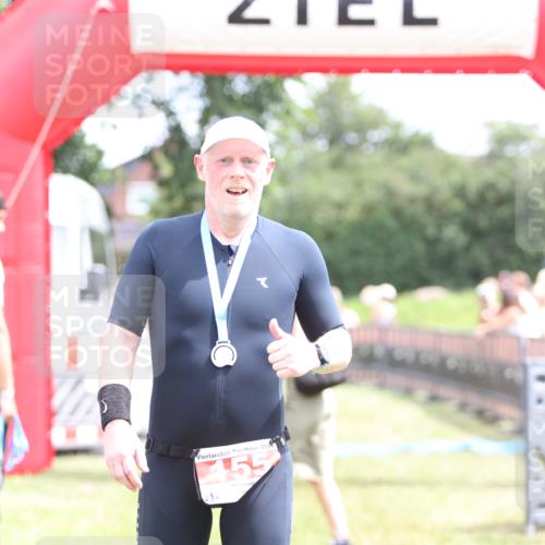 21.06.2026 - 29. Vierlanden-Triathlon Andreas Tolksdorf http://msf.ph/oto/9891193 21.06.2026 13:19:59 Ziel 673, 811, 673, 811 meine-sportfotos.de