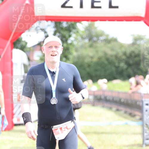 21.06.2026 - 29. Vierlanden-Triathlon Andreas Tolksdorf http://msf.ph/oto/9891196 21.06.2026 13:19:59 Ziel 673, 811, 673, 811 meine-sportfotos.de