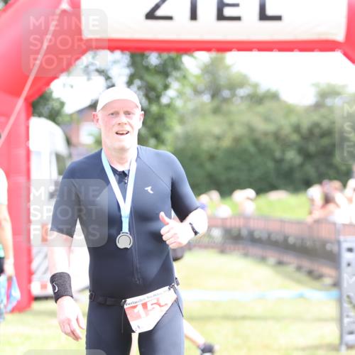 21.06.2026 - 29. Vierlanden-Triathlon Andreas Tolksdorf http://msf.ph/oto/9891197 21.06.2026 13:19:59 Ziel 673, 811, 673, 811 meine-sportfotos.de