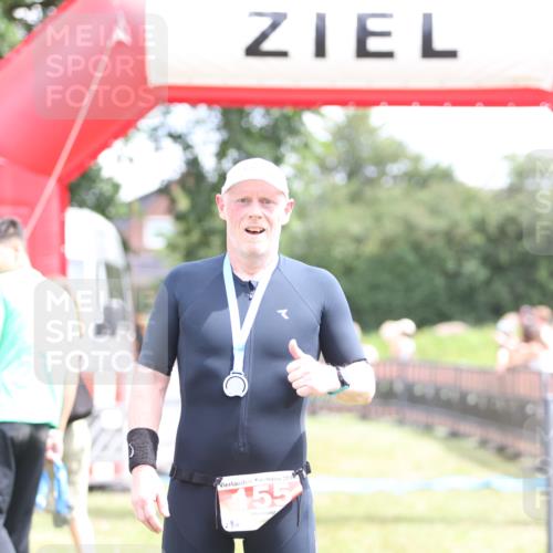 21.06.2026 - 29. Vierlanden-Triathlon Andreas Tolksdorf http://msf.ph/oto/9891201 21.06.2026 13:20:00 Ziel 673, 811, 673, 811 meine-sportfotos.de