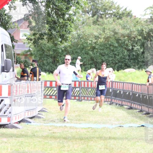 21.06.2026 - 29. Vierlanden-Triathlon Andreas Tolksdorf http://msf.ph/oto/9891209 21.06.2026 13:20:07 Ziel 673, 751, 811, 673, 751, 811 meine-sportfotos.de