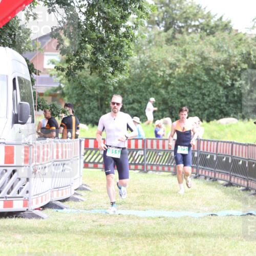 21.06.2026 - 29. Vierlanden-Triathlon Andreas Tolksdorf http://msf.ph/oto/9891217 21.06.2026 13:20:07 Ziel 673, 751, 811, 673, 751, 811 meine-sportfotos.de
