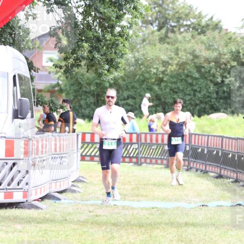 21.06.2026 - 29. Vierlanden-Triathlon Andreas Tolksdorf http://msf.ph/oto/9891219 21.06.2026 13:20:08 Ziel 673, 751, 811, 673, 751, 811 meine-sportfotos.de