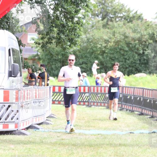 21.06.2026 - 29. Vierlanden-Triathlon Andreas Tolksdorf http://msf.ph/oto/9891221 21.06.2026 13:20:08 Ziel 673, 751, 811, 673, 751, 811 meine-sportfotos.de