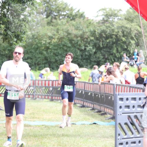 21.06.2026 - 29. Vierlanden-Triathlon Andreas Tolksdorf http://msf.ph/oto/9891229 21.06.2026 13:20:10 Ziel 673, 751, 811, 673, 751, 811 meine-sportfotos.de