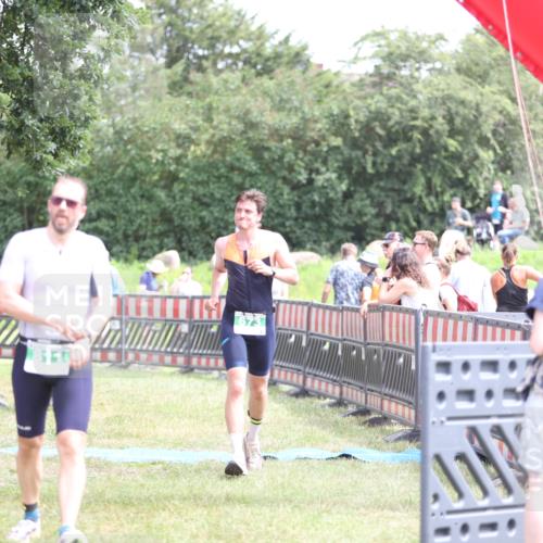 21.06.2026 - 29. Vierlanden-Triathlon Andreas Tolksdorf http://msf.ph/oto/9891230 21.06.2026 13:20:10 Ziel 673, 751, 811, 673, 751, 811 meine-sportfotos.de