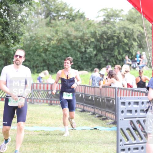 21.06.2026 - 29. Vierlanden-Triathlon Andreas Tolksdorf http://msf.ph/oto/9891232 21.06.2026 13:20:10 Ziel 673, 751, 811, 673, 751, 811 meine-sportfotos.de