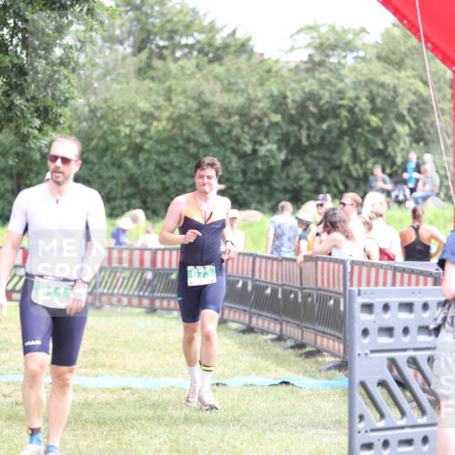 21.06.2026 - 29. Vierlanden-Triathlon Andreas Tolksdorf http://msf.ph/oto/9891234 21.06.2026 13:20:11 Ziel 673, 751, 811, 673, 751, 811 meine-sportfotos.de