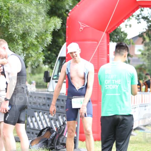 21.06.2026 - 29. Vierlanden-Triathlon Andreas Tolksdorf http://msf.ph/oto/9891235 21.06.2026 13:20:17 Ziel 709, 751, 709, 751 meine-sportfotos.de