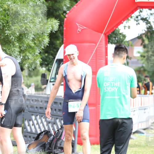 21.06.2026 - 29. Vierlanden-Triathlon Andreas Tolksdorf http://msf.ph/oto/9891237 21.06.2026 13:20:17 Ziel 709, 751, 709, 751 meine-sportfotos.de