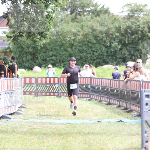 21.06.2026 - 29. Vierlanden-Triathlon Andreas Tolksdorf http://msf.ph/oto/9891251 21.06.2026 13:20:27 Ziel 709, 709 meine-sportfotos.de