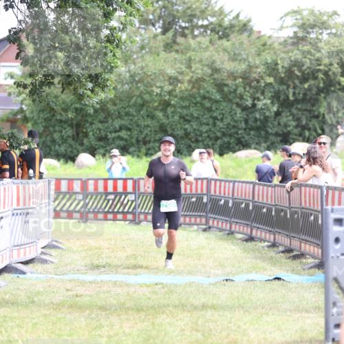 21.06.2026 - 29. Vierlanden-Triathlon Andreas Tolksdorf http://msf.ph/oto/9891253 21.06.2026 13:20:28 Ziel 709, 709 meine-sportfotos.de