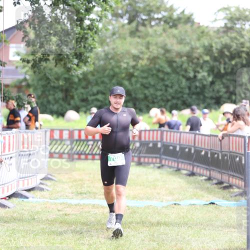21.06.2026 - 29. Vierlanden-Triathlon Andreas Tolksdorf http://msf.ph/oto/9891255 21.06.2026 13:20:30 Ziel 709, 709 meine-sportfotos.de