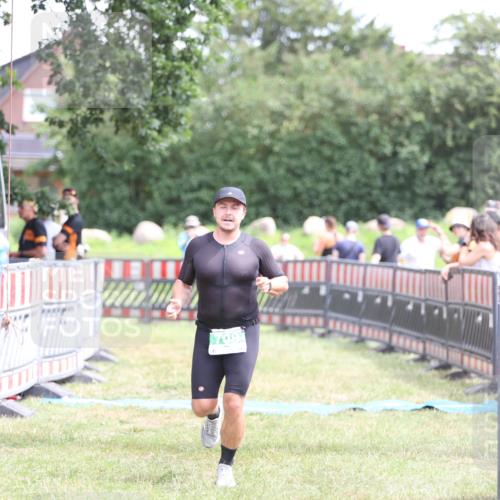 21.06.2026 - 29. Vierlanden-Triathlon Andreas Tolksdorf http://msf.ph/oto/9891259 21.06.2026 13:20:30 Ziel 709, 709 meine-sportfotos.de