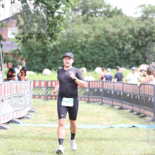 21.06.2026 - 29. Vierlanden-Triathlon Andreas Tolksdorf http://msf.ph/oto/9891262 21.06.2026 13:20:30 Ziel 709, 709 meine-sportfotos.de