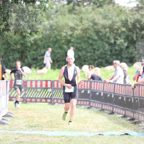 21.06.2026 - 29. Vierlanden-Triathlon Andreas Tolksdorf http://msf.ph/oto/9891266 21.06.2026 13:20:51 Ziel 802, 876, 802, 876 meine-sportfotos.de