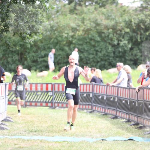 21.06.2026 - 29. Vierlanden-Triathlon Andreas Tolksdorf http://msf.ph/oto/9891268 21.06.2026 13:20:51 Ziel 802, 876, 802, 876 meine-sportfotos.de