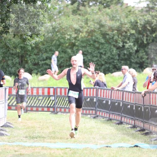 21.06.2026 - 29. Vierlanden-Triathlon Andreas Tolksdorf http://msf.ph/oto/9891269 21.06.2026 13:20:51 Ziel 802, 876, 802, 876 meine-sportfotos.de