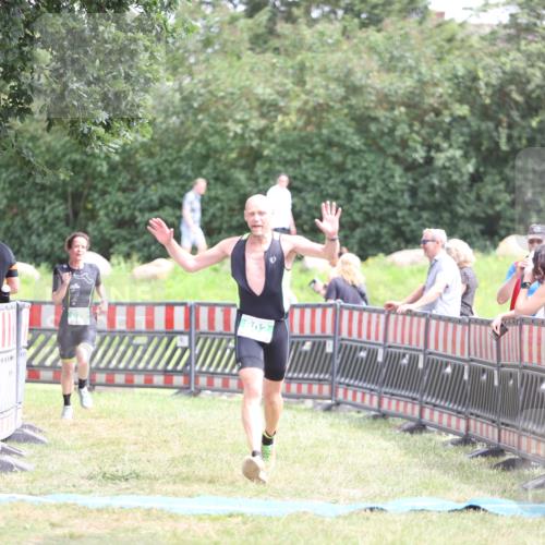 21.06.2026 - 29. Vierlanden-Triathlon Andreas Tolksdorf http://msf.ph/oto/9891270 21.06.2026 13:20:51 Ziel 802, 876, 802, 876 meine-sportfotos.de