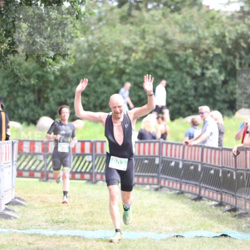 21.06.2026 - 29. Vierlanden-Triathlon Andreas Tolksdorf http://msf.ph/oto/9891274 21.06.2026 13:20:52 Ziel 802, 876, 802, 876 meine-sportfotos.de