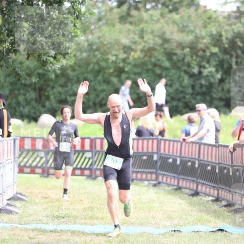 21.06.2026 - 29. Vierlanden-Triathlon Andreas Tolksdorf http://msf.ph/oto/9891275 21.06.2026 13:20:52 Ziel 802, 876, 802, 876 meine-sportfotos.de