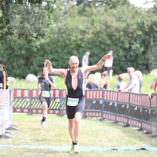 21.06.2026 - 29. Vierlanden-Triathlon Andreas Tolksdorf http://msf.ph/oto/9891279 21.06.2026 13:20:52 Ziel 802, 876, 802, 876 meine-sportfotos.de