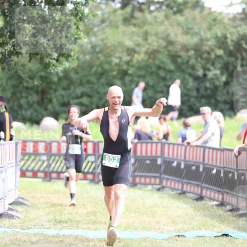 21.06.2026 - 29. Vierlanden-Triathlon Andreas Tolksdorf http://msf.ph/oto/9891281 21.06.2026 13:20:52 Ziel 802, 876, 802, 876 meine-sportfotos.de