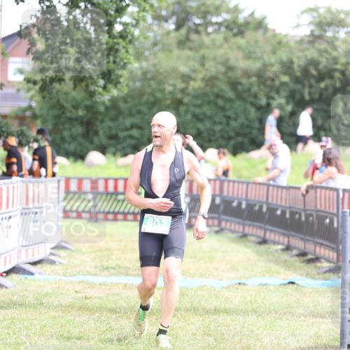 21.06.2026 - 29. Vierlanden-Triathlon Andreas Tolksdorf http://msf.ph/oto/9891286 21.06.2026 13:20:54 Ziel 802, 876, 802, 876 meine-sportfotos.de