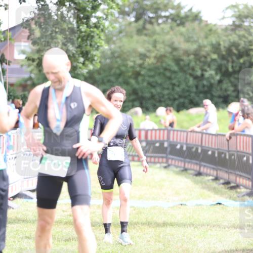 21.06.2026 - 29. Vierlanden-Triathlon Andreas Tolksdorf http://msf.ph/oto/9891291 21.06.2026 13:20:59 Ziel 876, 876 meine-sportfotos.de