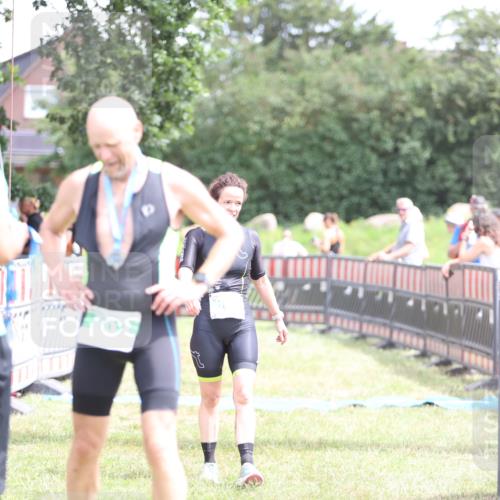 21.06.2026 - 29. Vierlanden-Triathlon Andreas Tolksdorf http://msf.ph/oto/9891292 21.06.2026 13:20:59 Ziel 876, 876 meine-sportfotos.de