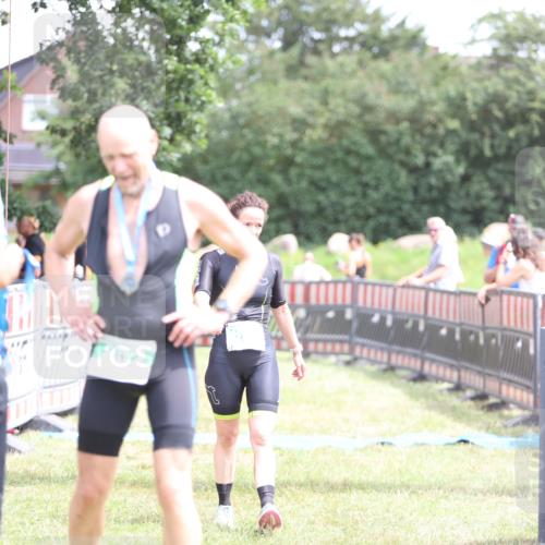21.06.2026 - 29. Vierlanden-Triathlon Andreas Tolksdorf http://msf.ph/oto/9891293 21.06.2026 13:20:59 Ziel 876, 876 meine-sportfotos.de