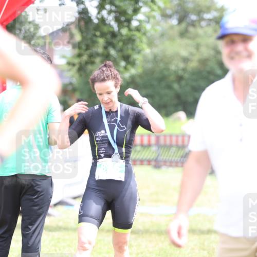 21.06.2026 - 29. Vierlanden-Triathlon Andreas Tolksdorf http://msf.ph/oto/9891295 21.06.2026 13:21:05 Ziel  meine-sportfotos.de
