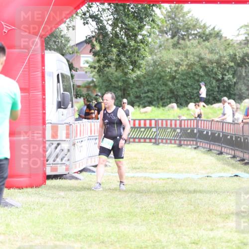 21.06.2026 - 29. Vierlanden-Triathlon Andreas Tolksdorf http://msf.ph/oto/9891300 21.06.2026 13:21:19 Ziel 176, 807, 176, 807 meine-sportfotos.de