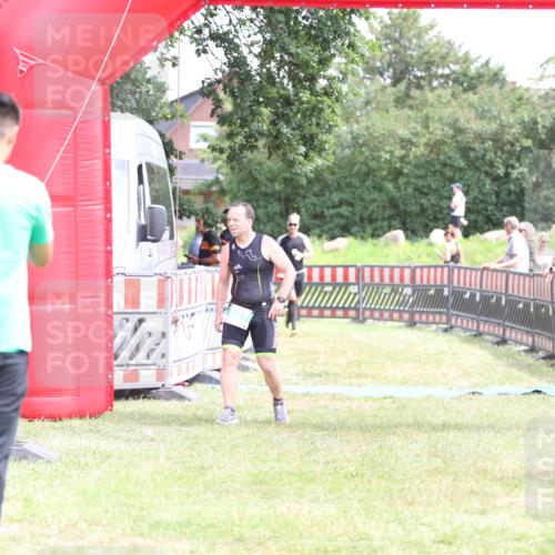 21.06.2026 - 29. Vierlanden-Triathlon Andreas Tolksdorf http://msf.ph/oto/9891303 21.06.2026 13:21:19 Ziel 176, 807, 176, 807 meine-sportfotos.de