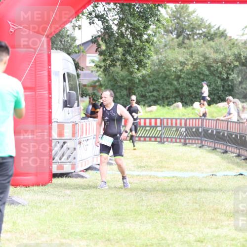 21.06.2026 - 29. Vierlanden-Triathlon Andreas Tolksdorf http://msf.ph/oto/9891304 21.06.2026 13:21:19 Ziel 176, 807, 176, 807 meine-sportfotos.de