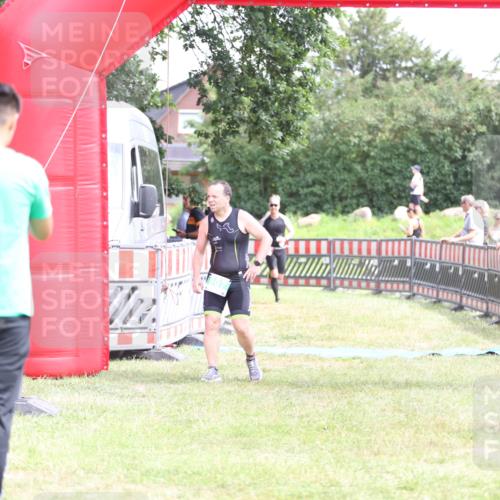 21.06.2026 - 29. Vierlanden-Triathlon Andreas Tolksdorf http://msf.ph/oto/9891305 21.06.2026 13:21:19 Ziel 176, 807, 176, 807 meine-sportfotos.de