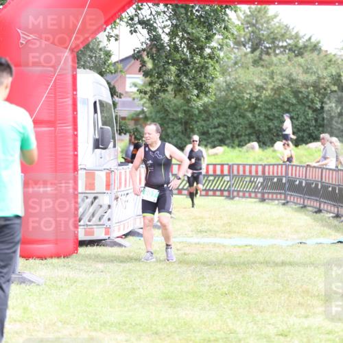 21.06.2026 - 29. Vierlanden-Triathlon Andreas Tolksdorf http://msf.ph/oto/9891307 21.06.2026 13:21:20 Ziel 176, 807, 176, 807 meine-sportfotos.de