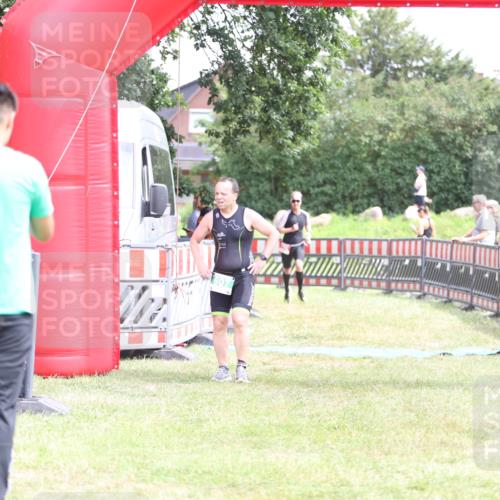 21.06.2026 - 29. Vierlanden-Triathlon Andreas Tolksdorf http://msf.ph/oto/9891309 21.06.2026 13:21:20 Ziel 176, 807, 176, 807 meine-sportfotos.de